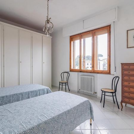 Comfy Flat Steps Away From Siena Station! Exterior foto