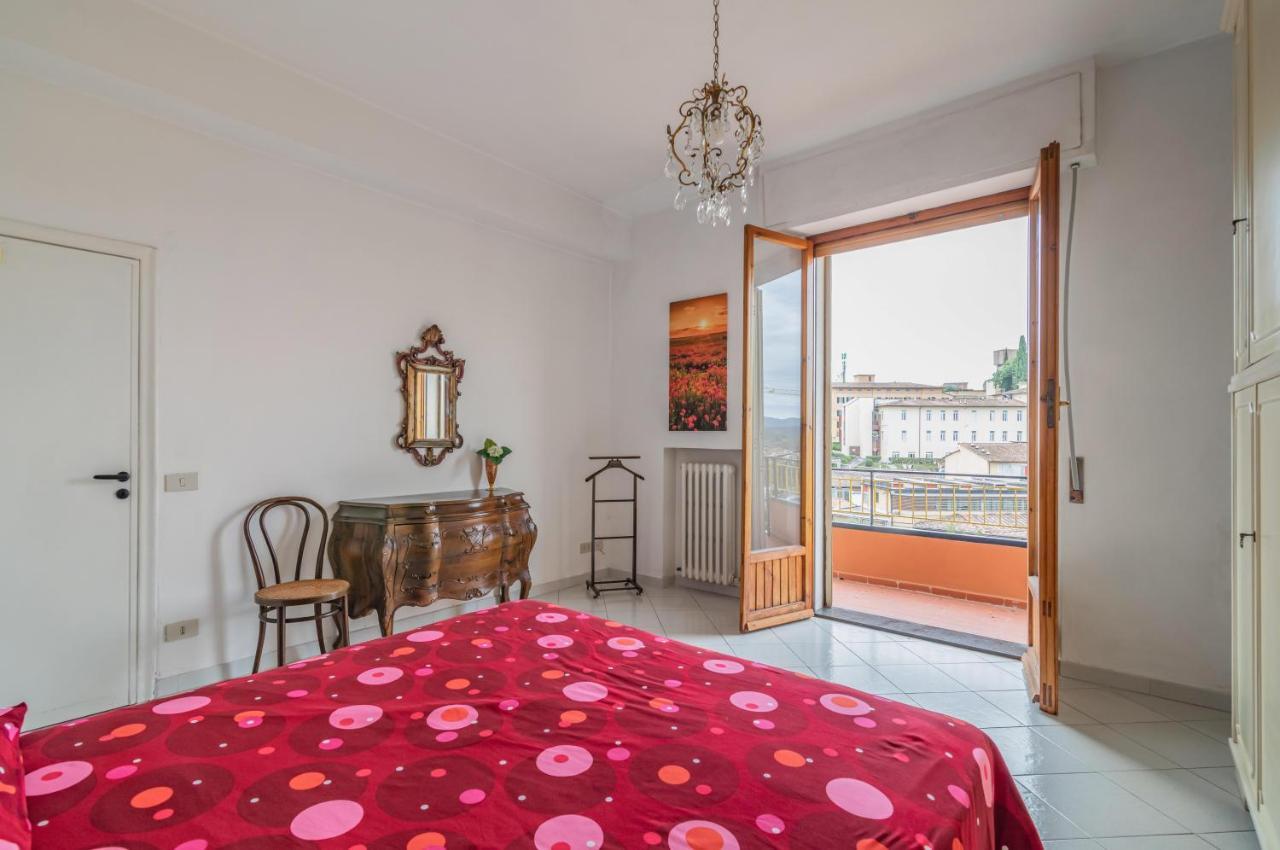Comfy Flat Steps Away From Siena Station! Exterior foto